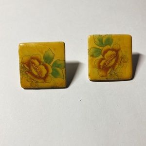 Vintage square yellow enamel flower earrings NWT